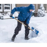 腰を救う「神」除雪ポーズ❄️